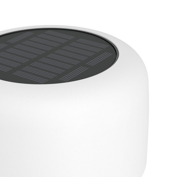 Roccanova 30cm Hvit solcellelampe Fra Eglo - Roccanova er en stilig, solcelledrevet bordlampe som kombinerer form og funksjon for både innendørs og utendørs bruk.