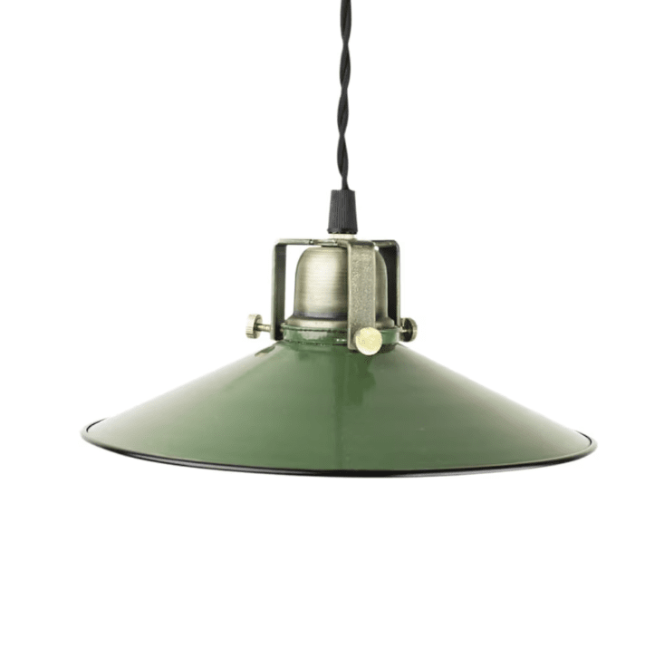Skomakerlampe Herbert Ø23 Grønn vinduslampe Fra Strömshaga - Denne taklampen går aldri ut av tiden og er enkel å plassere i hjemmet ditt hvor; den passer inn i de fleste rom som kjøkken, hall og stue.
