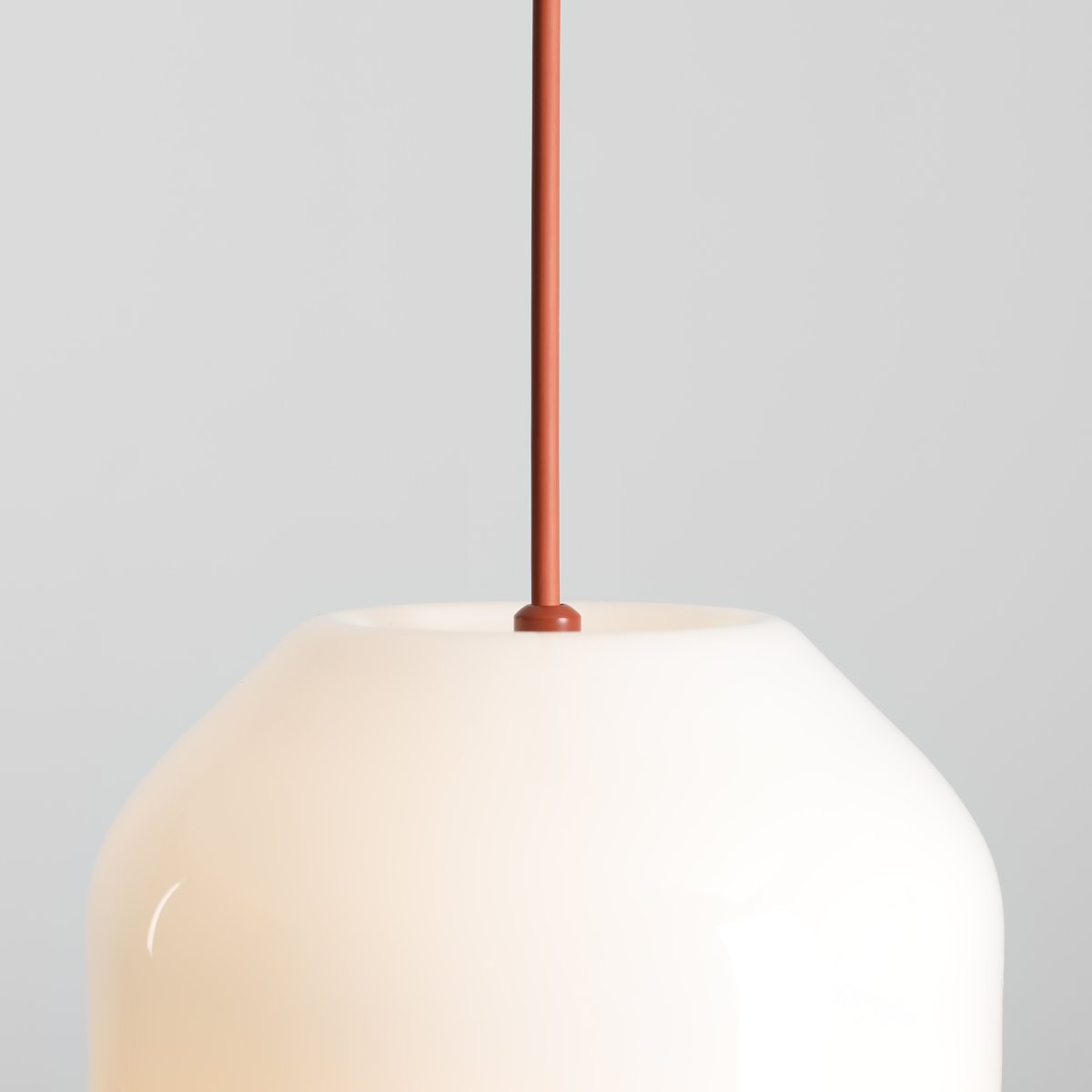 Flask Ø18 Terrakotta Taklampe Fra Artera - Flask er en stilig takpendellampe som kombinerer myke former med et moderne fargevalg.