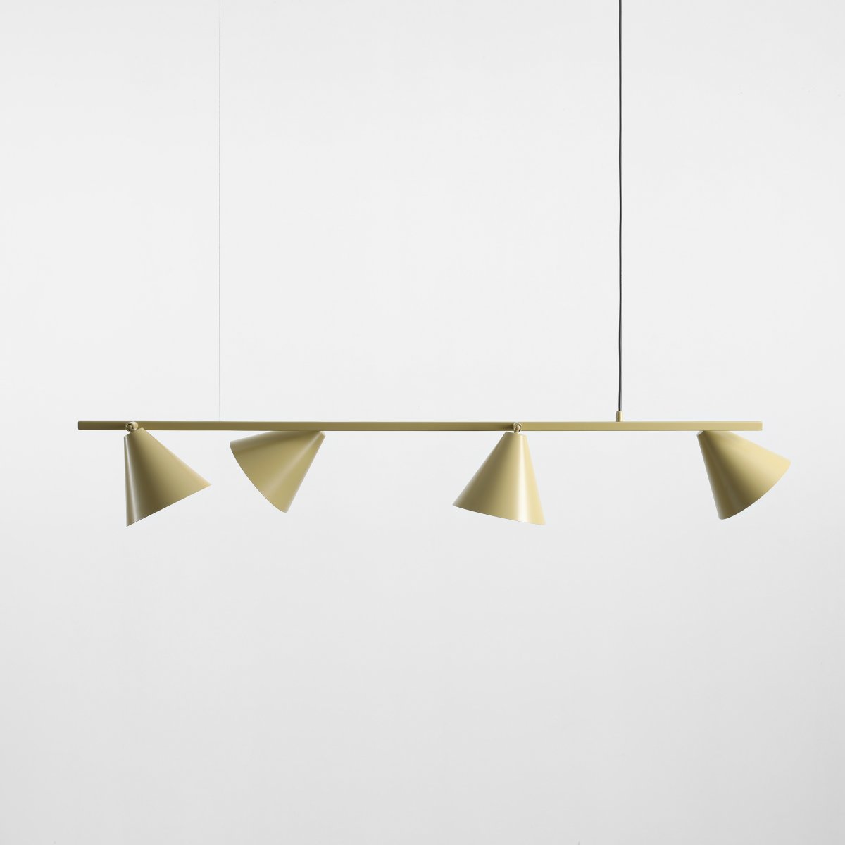 Form 120cm Pistasjnøtter Taklampe Fra Artera - Form er en moderne pendellampe i metall med et stilig og lekent design.
