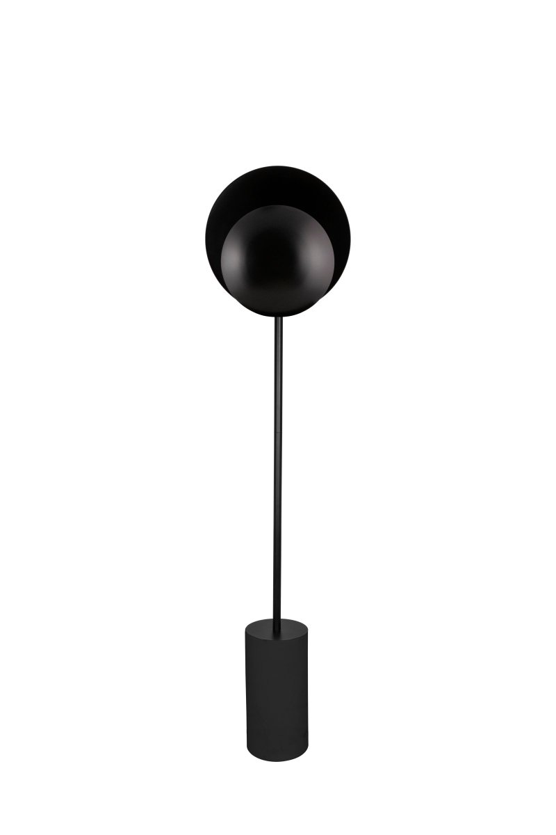 Orbit Svart gulvlampe Fra Globen Lighting - Lampen er montert p&aring; en sort sylindrisk metallfot som gir den et elegant uttrykk, plasser den ved siden av sofaen eller i et hj&oslash;rne hvor du trenger stemningsbelysning.