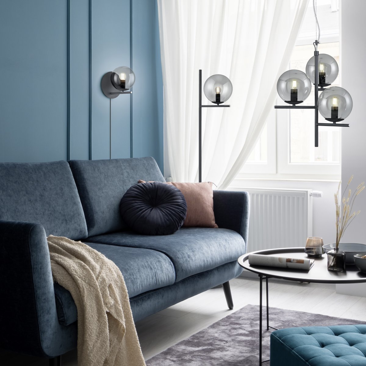 Pure Ø16 Røykfarget vegglampe Fra Trio Lighting - Lampen kan monteres b&aring;de som fast installasjon eller med medf&oslash;lgende ledning med veggplugg og str&oslash;mbryter.