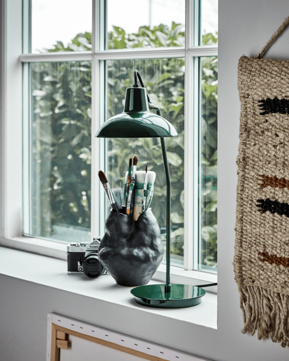 Desk 50cm Grønn skrivebordslampe Fra House Doctor - Med denne bordlampen får du både dekorativ sjarm og funksjonell belysning.
