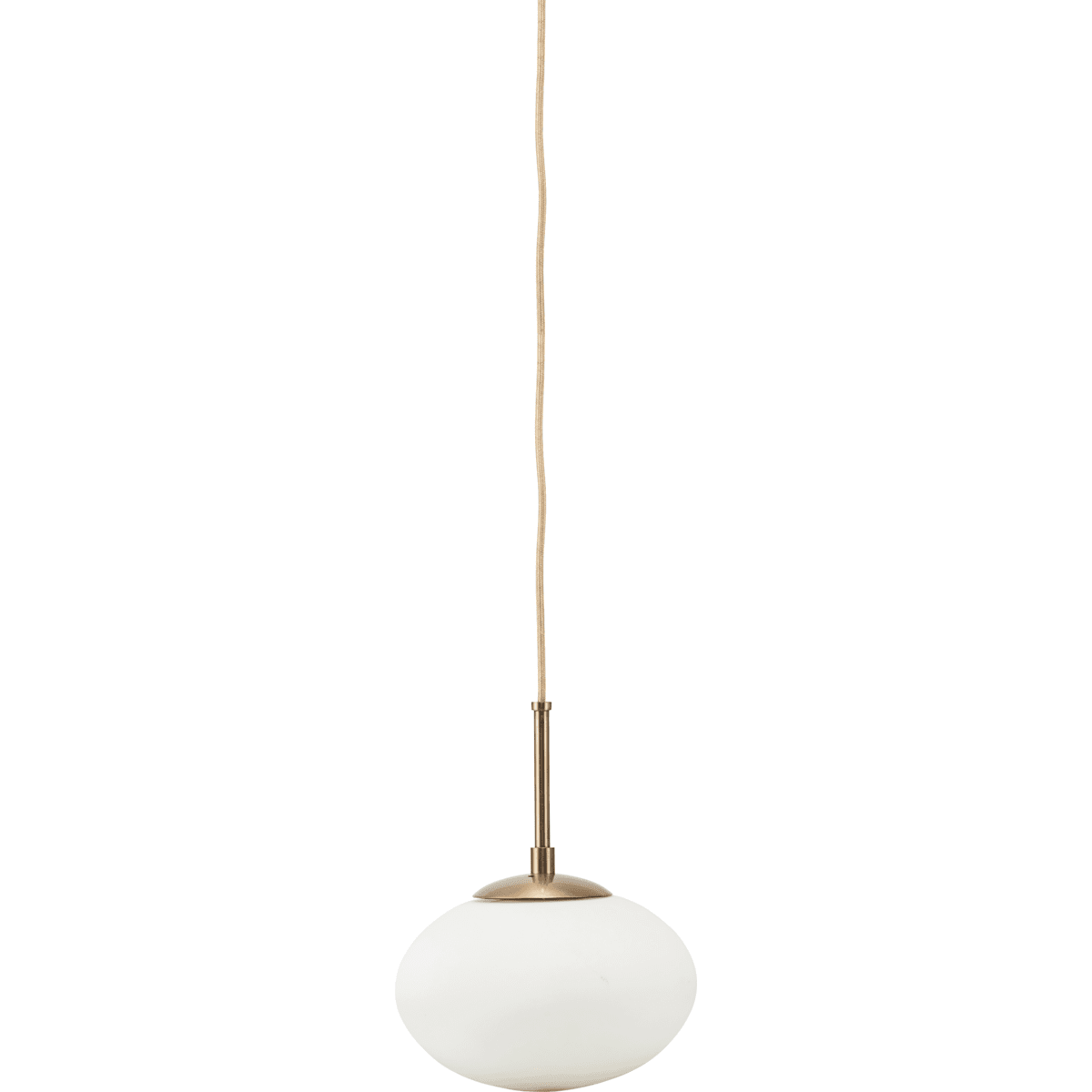 Opal Ø22 Messing Taklampe Fra House Doctor - Opal har en hvit glassskjerm og en messingfarget oppheng.