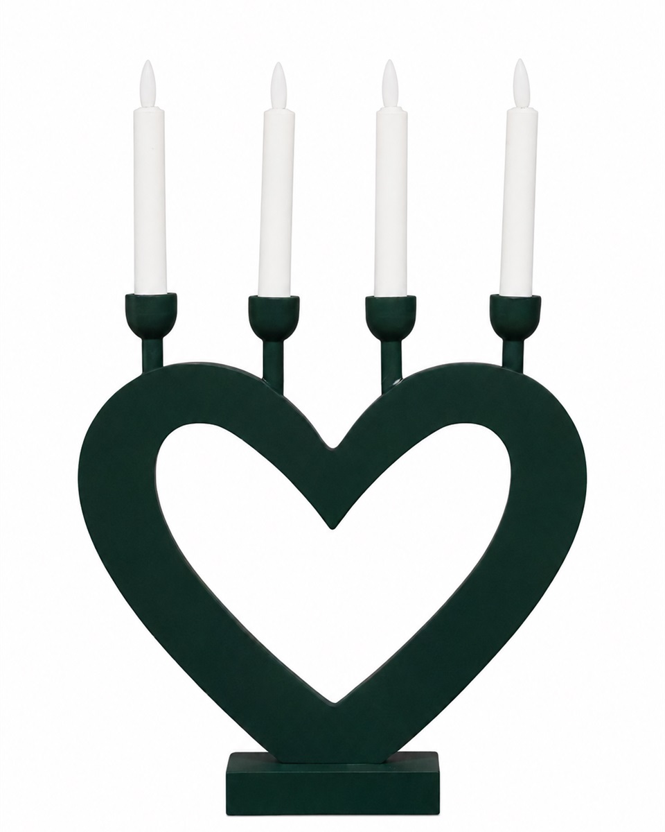 Hjerte Mørkegrønn Fra Pixie Design - Hjerteformen skaper en sjarmerende silhuett og gj&oslash;r lysestaken til en fin dekorasjon i for eksempel vinduet, p&aring; et skrivebord eller et sidebord.