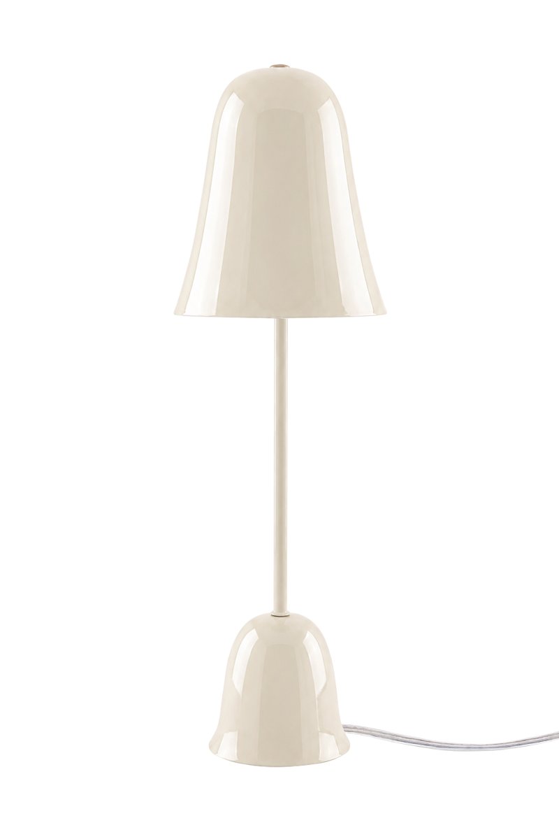 Blåklockan 50cm Hvit bordlampe Fra Globen Lighting - Blå Klokken er en elegant og tidløs bordlampe i jern med en høyglanset elfenbensfarget finish.