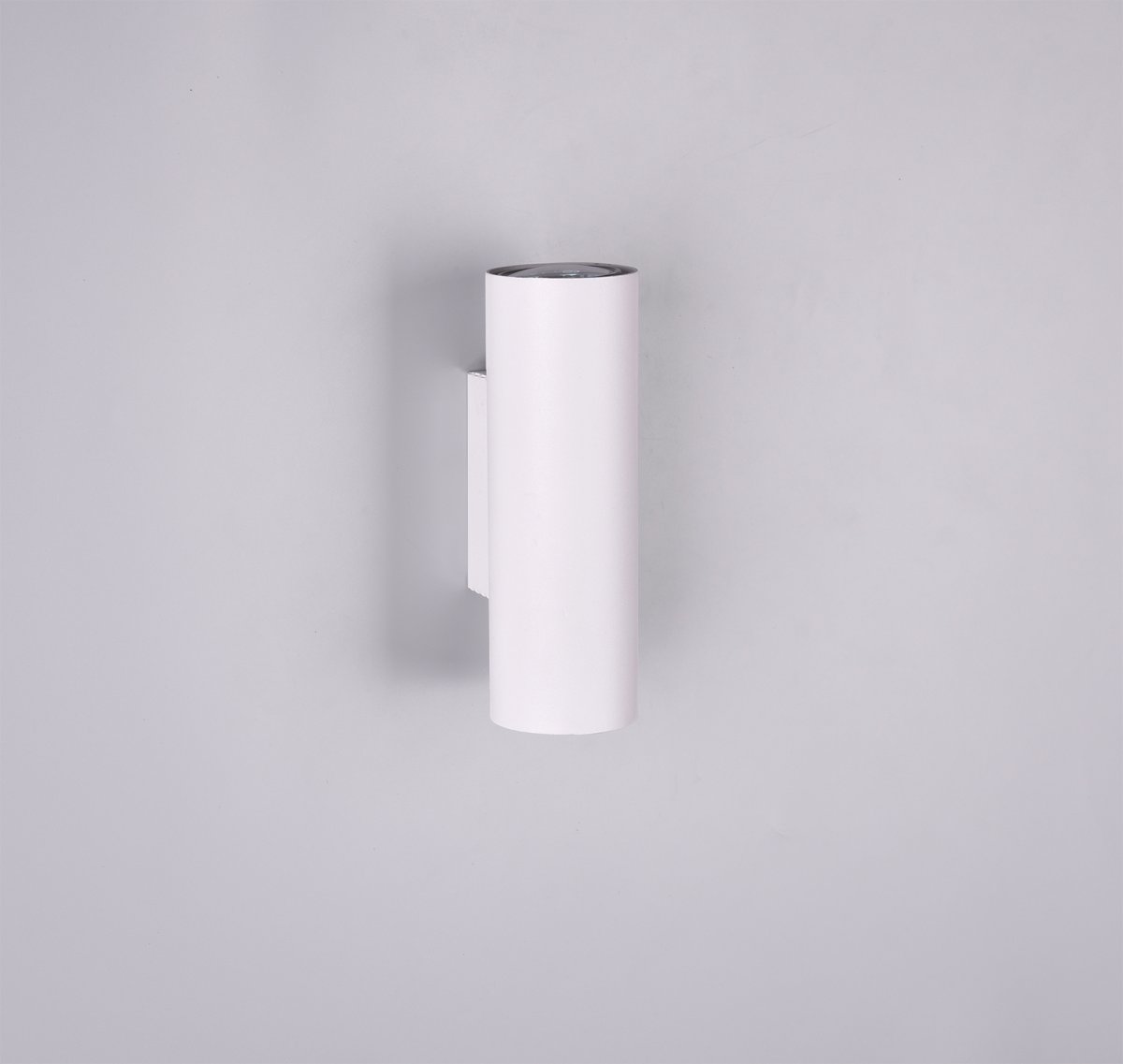 Marley 18cm Hvit vegglampe Fra Trio Lighting - MARLEY vegglampe er b&aring;de praktisk og estetisk tiltalende med sin diskrete design og h&oslash;ykvalitets utf&oslash;relse.