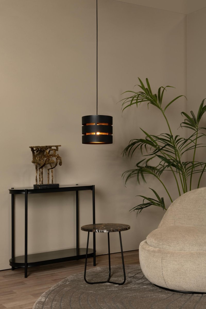 Rosas Ø26 Svart Taklampe Fra Lucide - Med en diameter på 26 centimeter er Rosas fullt justerbar i høyden og kan enkelt kobles til en dimmer.