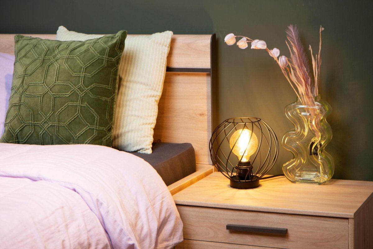 Danza 23cm Svart bordlampe Fra Lucide - Denne lekne bordlampen er laget av høykvalitets metall og dens åpne struktur gjør den perfekt å bruke med en LED-lyskilde.