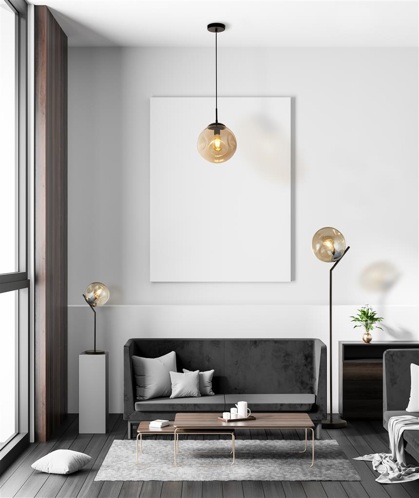 Punch Ø25 Champagne Taklampe Fra Searchlight - Punch er en stilig taklampe med en champagnefarget glassskjerm som skaper en varm atmosfære i rommet.