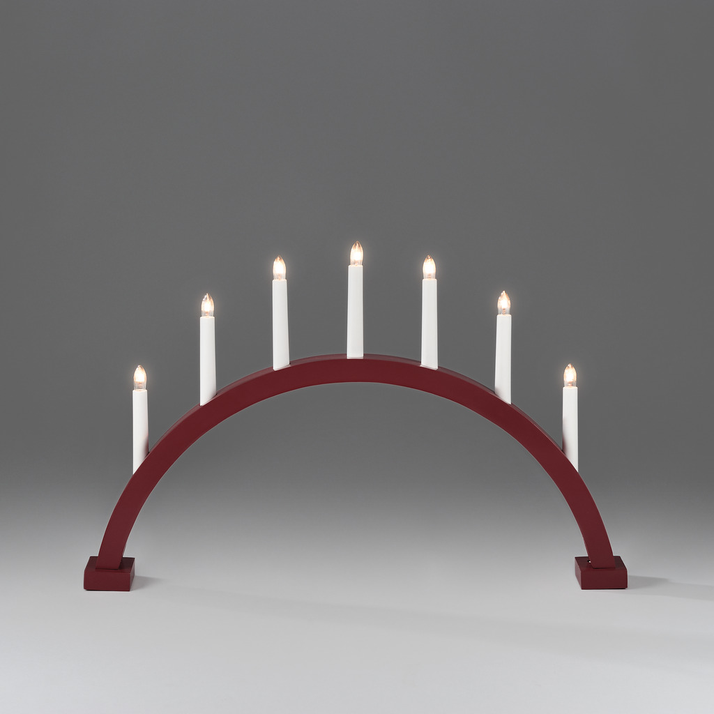 Arch 7 Lights Matt mørk rød Fra Konstsmide - Utstyrt med lysp&aelig;rer som gir en behagelig gl&oslash;d og bidrar til en koselig stemning i julen.