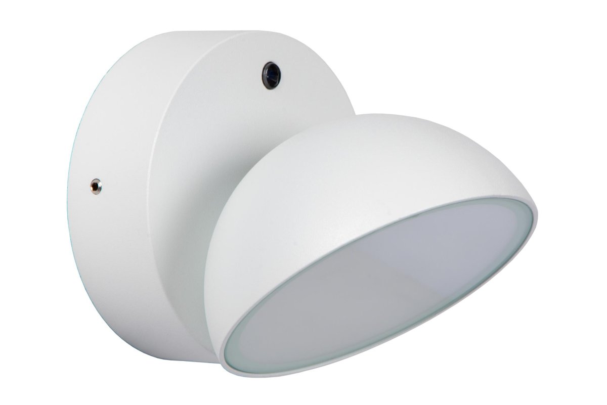 Finn Hvit utendørslampe Fra Lucide - Det praktiske og slitesterke designet sørger for sikkerhet og stil i alle utemiljøer.