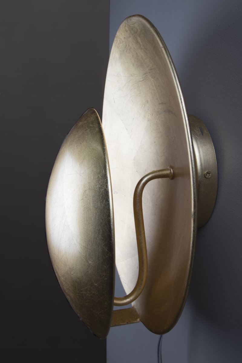 Orbit Ø30 Messing vegglampe Fra Globen Lighting - Enten ved å montere den på veggen som den er eller for fast installasjon.