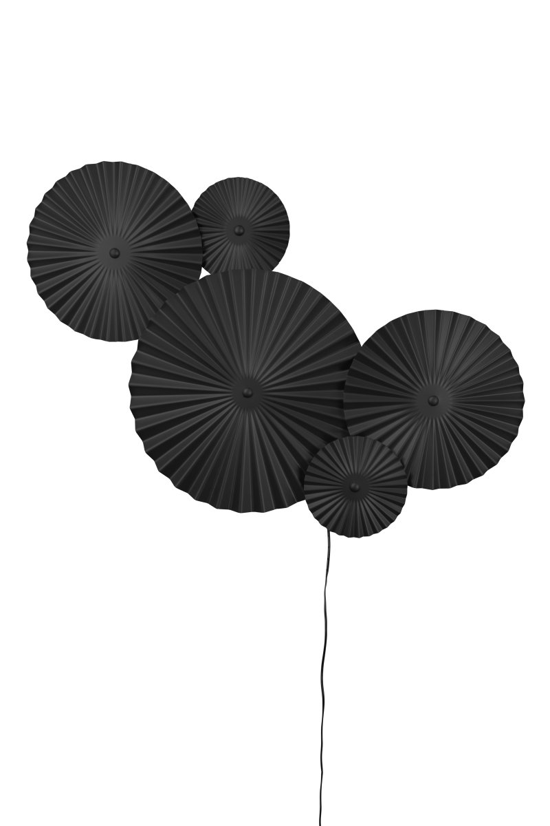 Omega 70cm Svart vegglampe Fra Globen Lighting - Omega er en todelt vegglampe med tre sammenkoblede plater med belysning bak, og to ekstra sammenkoblede plater som du kan plassere hvor du vil.