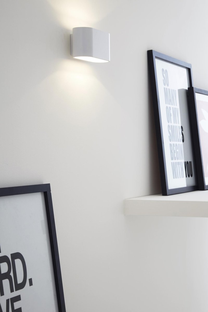 Xera 16cm Hvit vegglampe Fra Lucide - Plasser for eksempel i stuen, kontoret eller gangen for et subtilt industrielt preg.