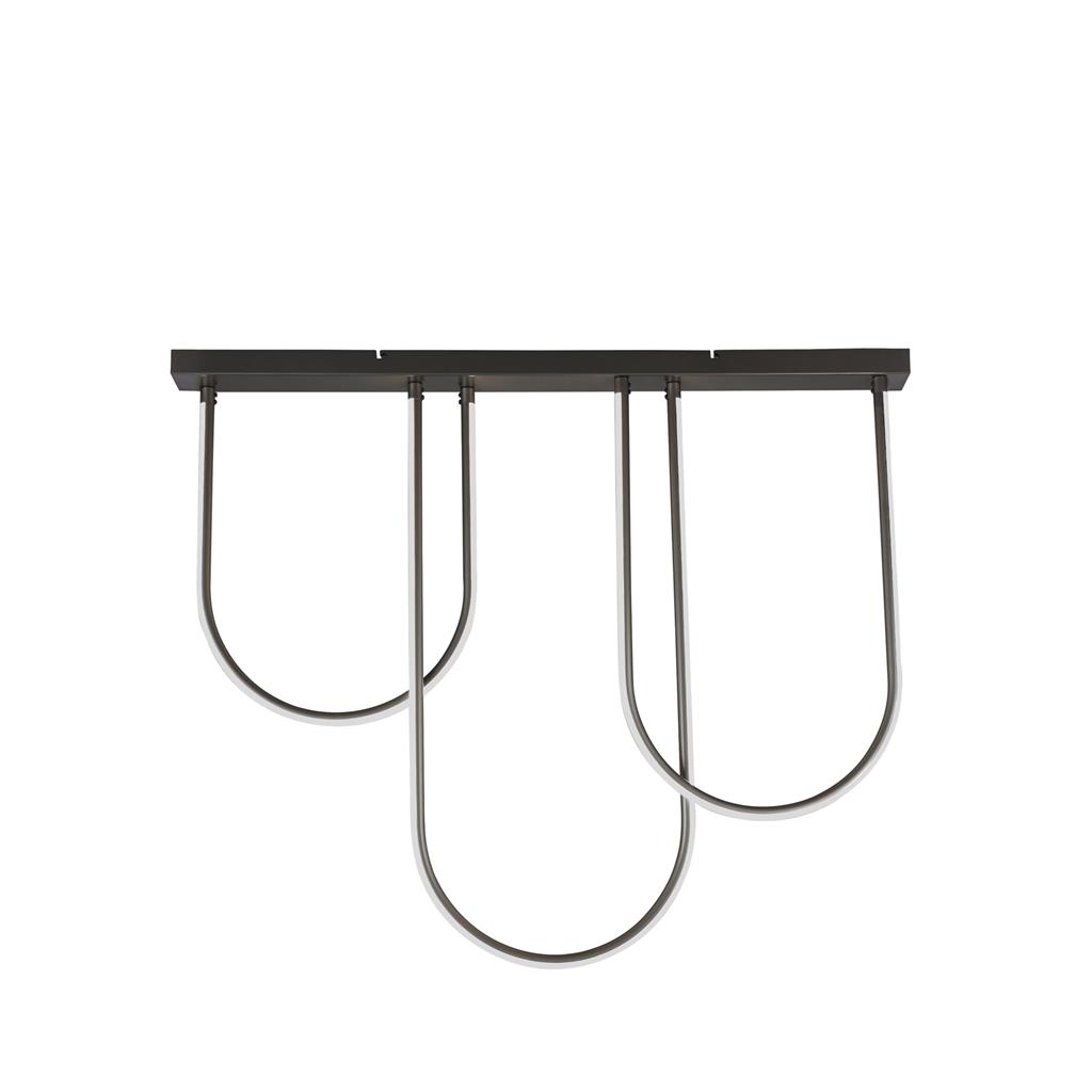 Chime 110cm Svart plafond Fra Searchlight - Chime er en taklampe som med sin moderne, buede form og mattsorte finish vil bli et skikkelig samtaleemne i rommet.