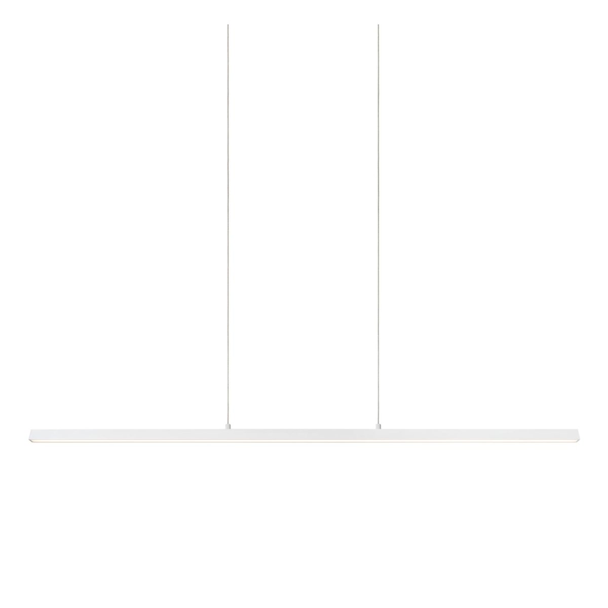 Sigma 147cm Hvit Taklampe Fra Lucide - Sigma er i underkant av 150 centimeter lang og litt over 8 centimeter bred.