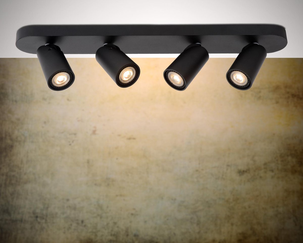 Xyrus 4 Svart spotlight Fra Lucide - Plasser flere ved siden av hverandre og velg hvilke detaljer og soner i hjemmet du vil fremheve.