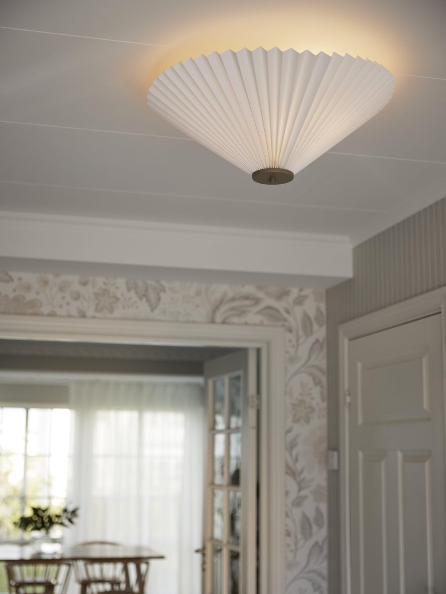 Dora Ø60 Hvit plafond Fra PR Home - Tak med lampeskjerm i hvitt papir.