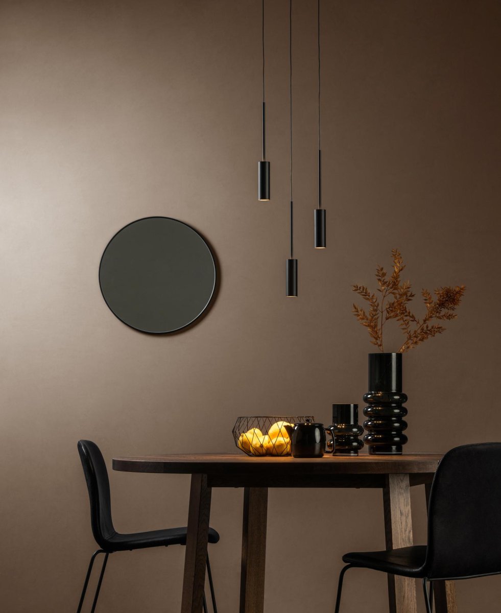 Tubule Ø26 Svart Taklampe Fra Lucide - Tubule er en pendel for de som elsker raffinerte materialer og stilig design.