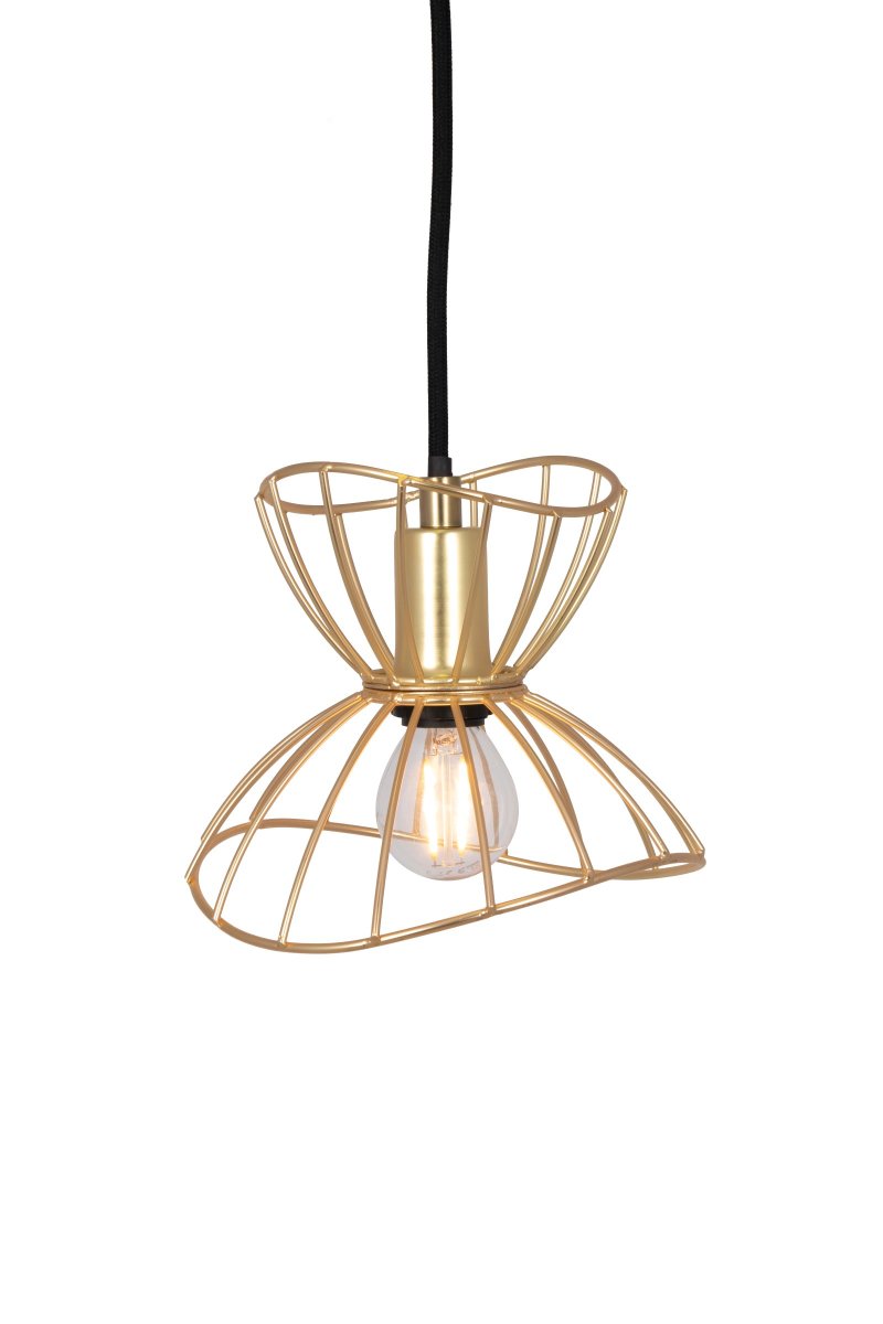 Ray Ø16 Børstet messing Taklampe Fra Globen Lighting - Ray taklampe med sin b&oslash;lgende metallskjerm i matt sort er en liten og pen lampe som er like vakker i sin enkelhet alene i et vindu, spesielt; som &aring; lage en klynge med flere stykker i f.