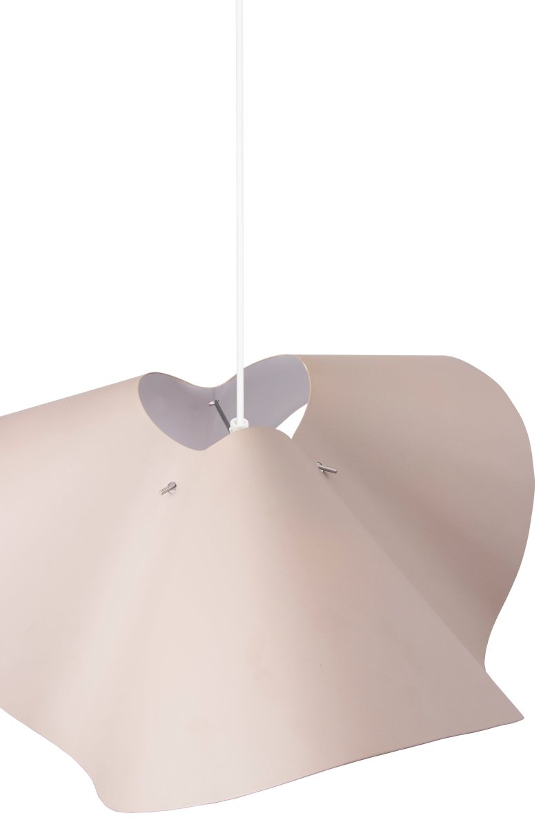 Volang Ø50 Søle Taklampe Fra Globen Lighting - Utsiden av lampeskjermen er lakkert i en varm grå; skjerm mens innsiden og lampeskjermen er malt hvit, dette skaper en myk kontrast og bidrar til å spre lyset på en fin måte.