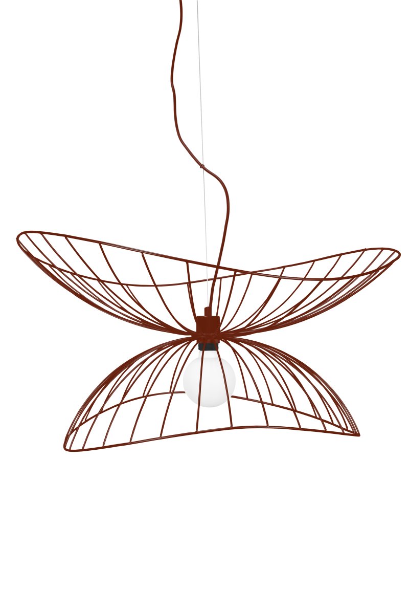 Ray Ø70 Burgunder Taklampe Fra Globen Lighting - Ray er en metallpendel med en organisk, mykt b&oslash;lgende form.