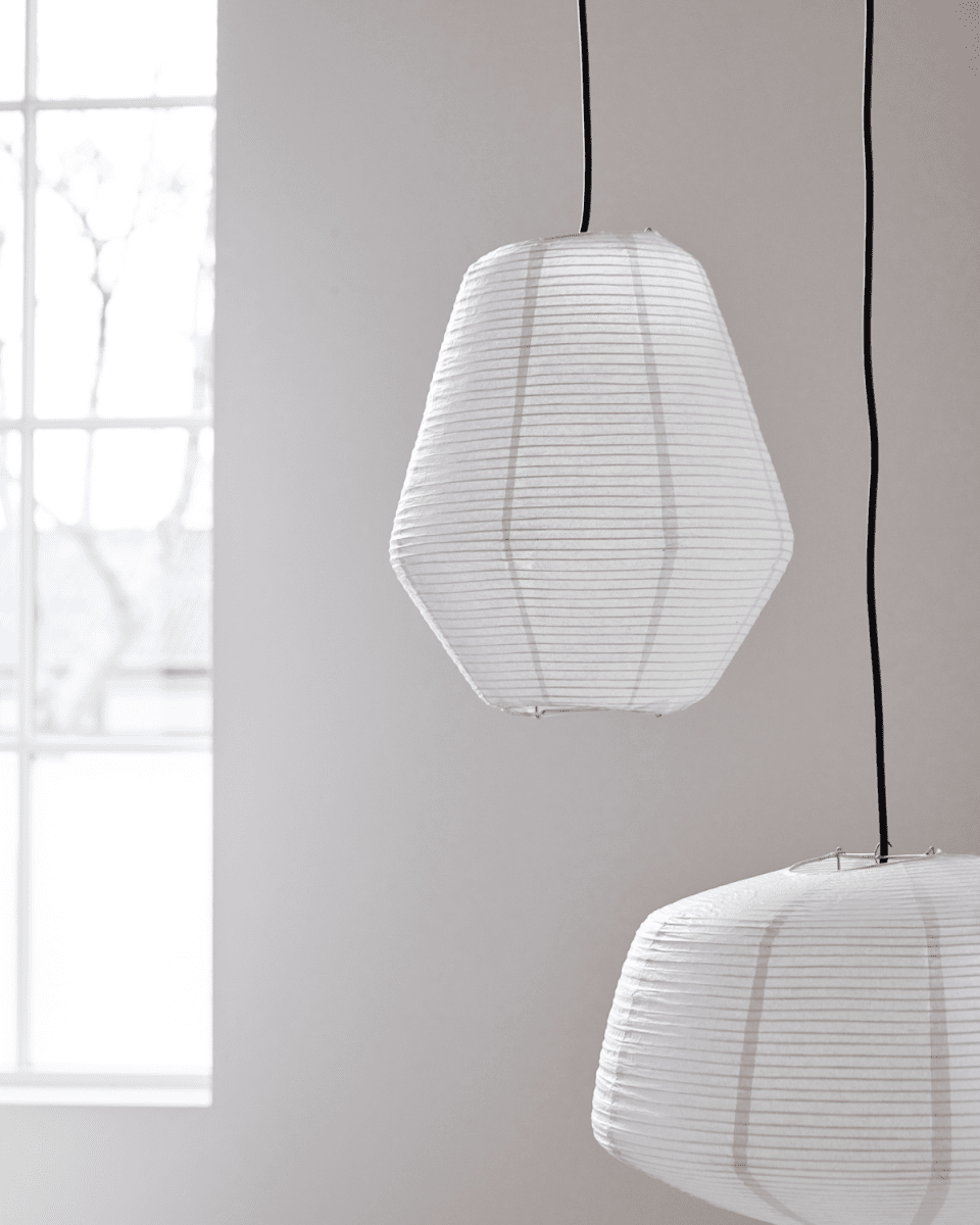 Bidar Skjerm Ekskl. Oppheng Ø36 Hvit Taklampe Fra House Doctor - Bidars lette materiale gir et naturlig lys, mens formen gir et personlig uttrykk og skaper et design hvor funksjon og estetikk spiller perfekt sammen.