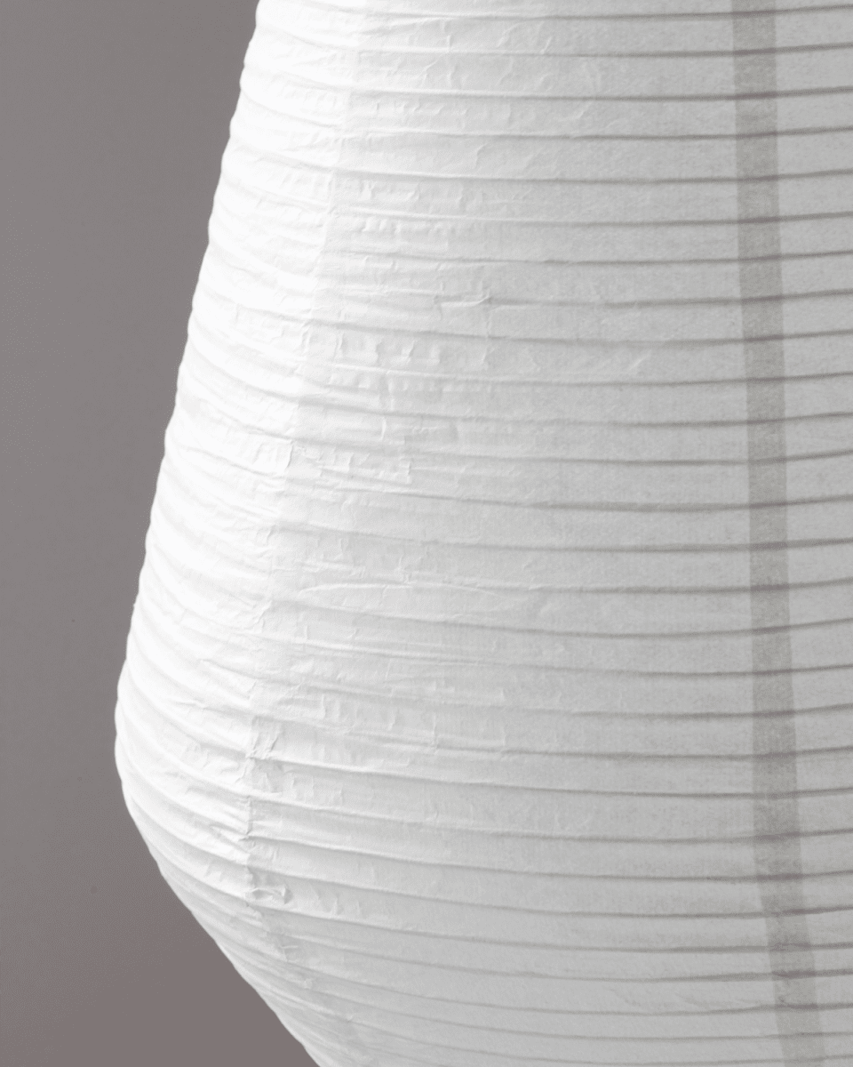 Bidar Skjerm Ekskl. Oppheng Ø36 Hvit Taklampe Fra House Doctor - Bidars lette materiale gir et naturlig lys, mens formen gir et personlig uttrykk og skaper et design hvor funksjon og estetikk spiller perfekt sammen.