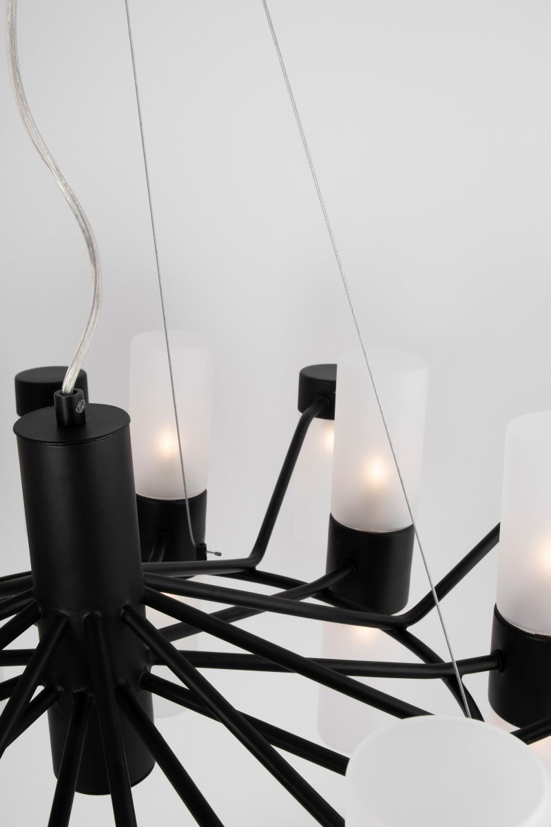 Santa Maria Ø90 Svart Taklampe Fra Globen Lighting - Lampen er laget av matt sortlakkert metall og har 30 glasskupler i frostet glass, noe som gjør at vakre lyspunkter er synlige gjennom glasset når lampen er slått på.