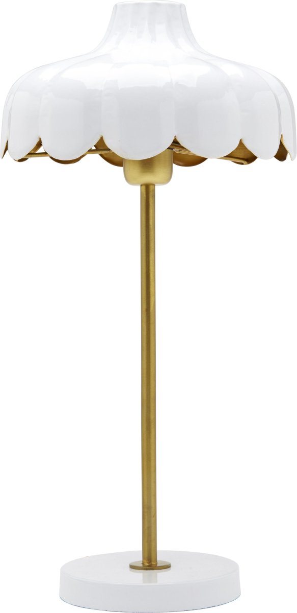 Wells 50cm Hvit bordlampe Fra PR Home - Vi har blitt inspirert av en blomst og laget denne serien i flere farger og modeller.