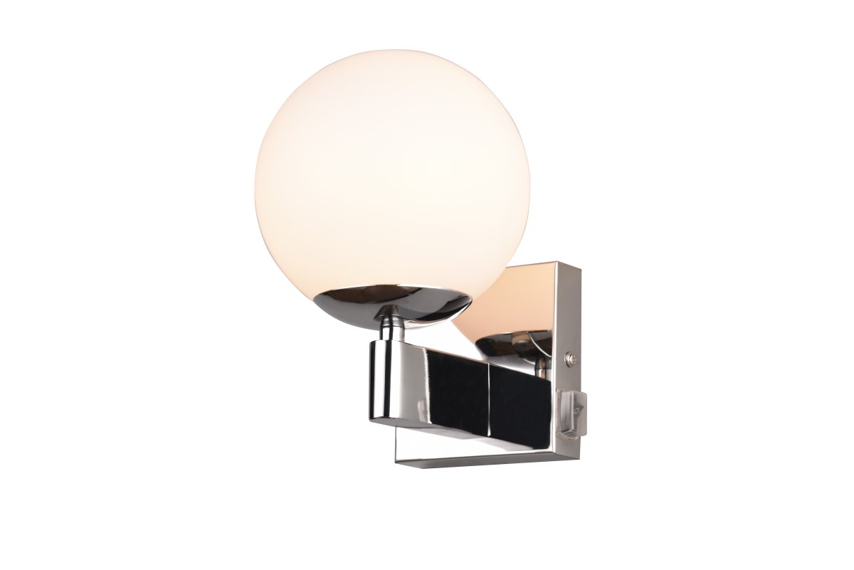 Kula Krom baderomslampe Fra Trio Lighting - Takket være IP44-klassifiseringen er lampen beskyttet mot sprutvann og kan brukes på mange forskjellige måter på badet og andre fuktige rom.