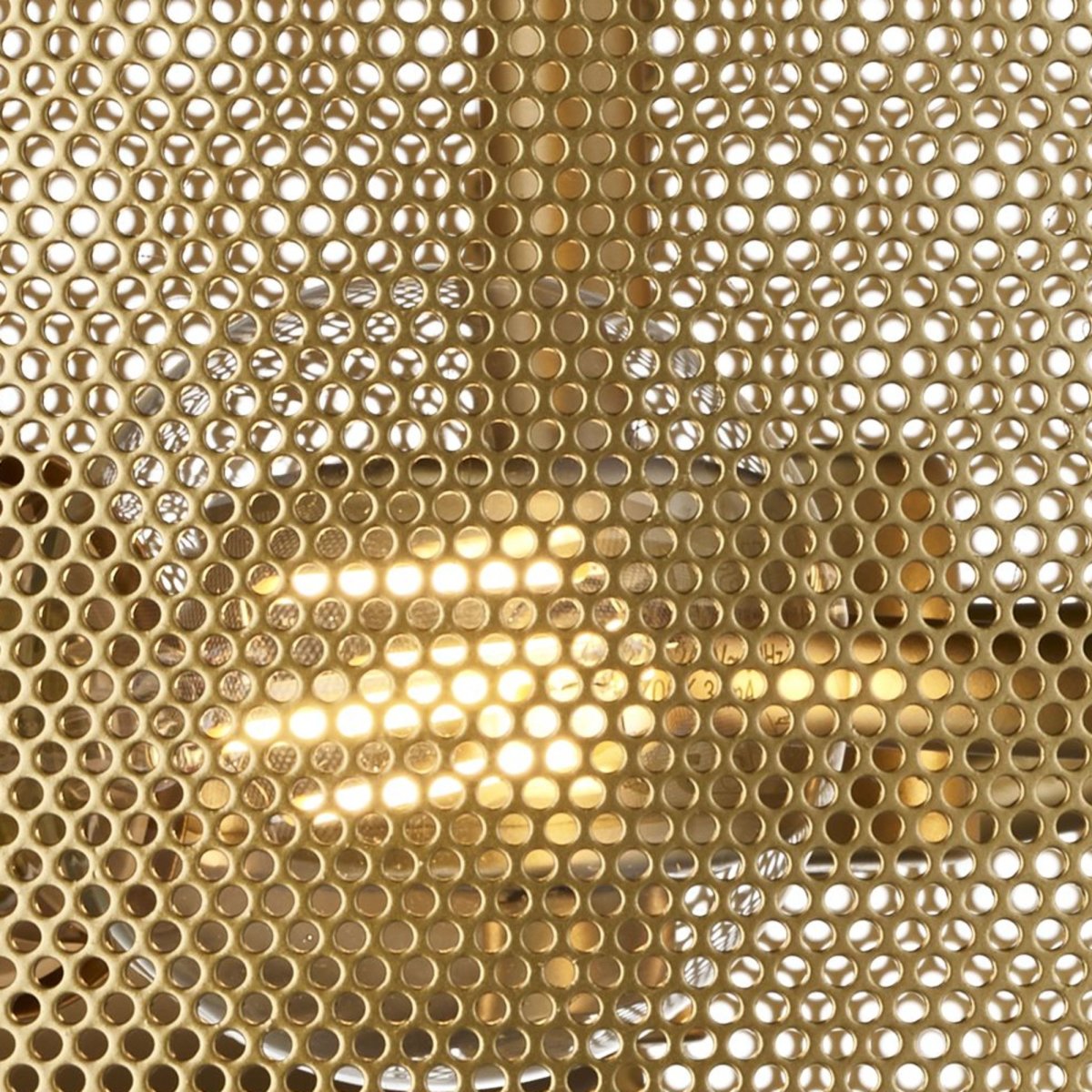 Fishnet Ø45 Matt gull plafond Fra Searchlight - Denne fantastiske taklampen Fishnet i gull omslutter tre lyskilder i et vakkert og dekorativt nettbur.