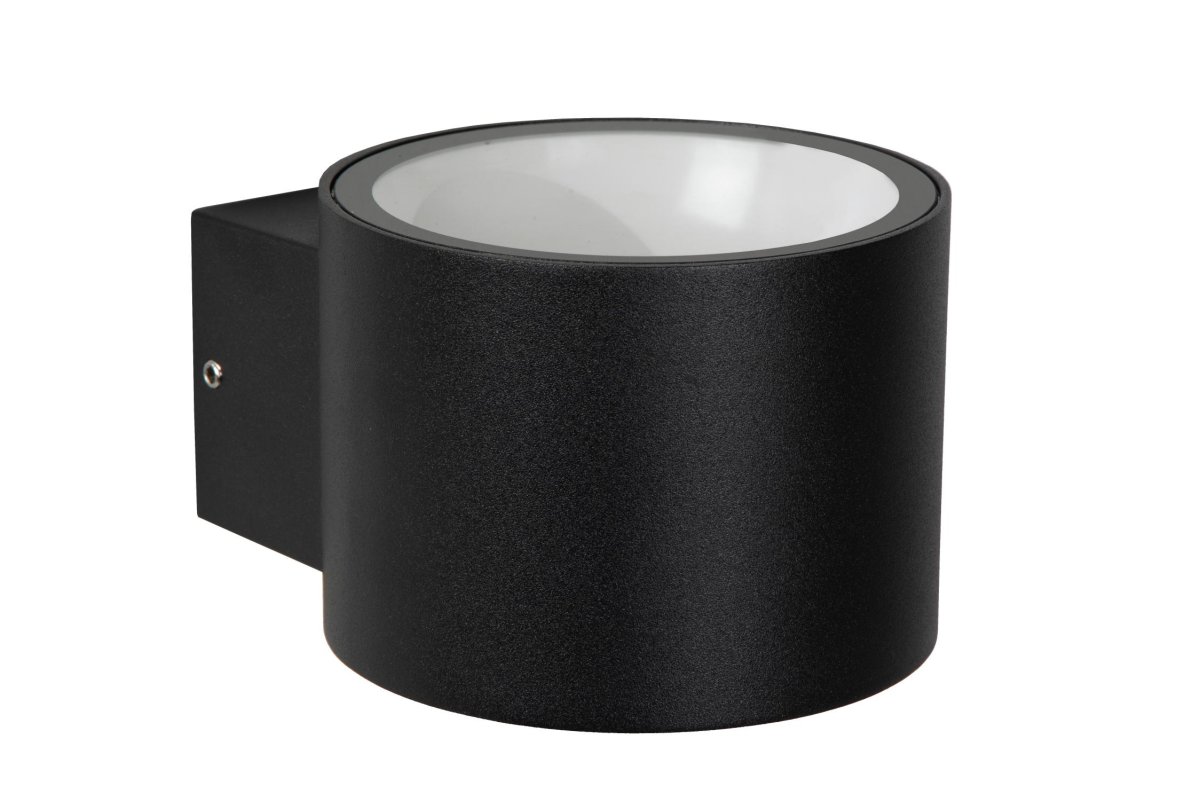 Oxford Svart utendørslampe Fra Lucide - Tidlig om morgenen eller sent klå i kveld er Oxford din trofaste partner gjennom vind og vær.