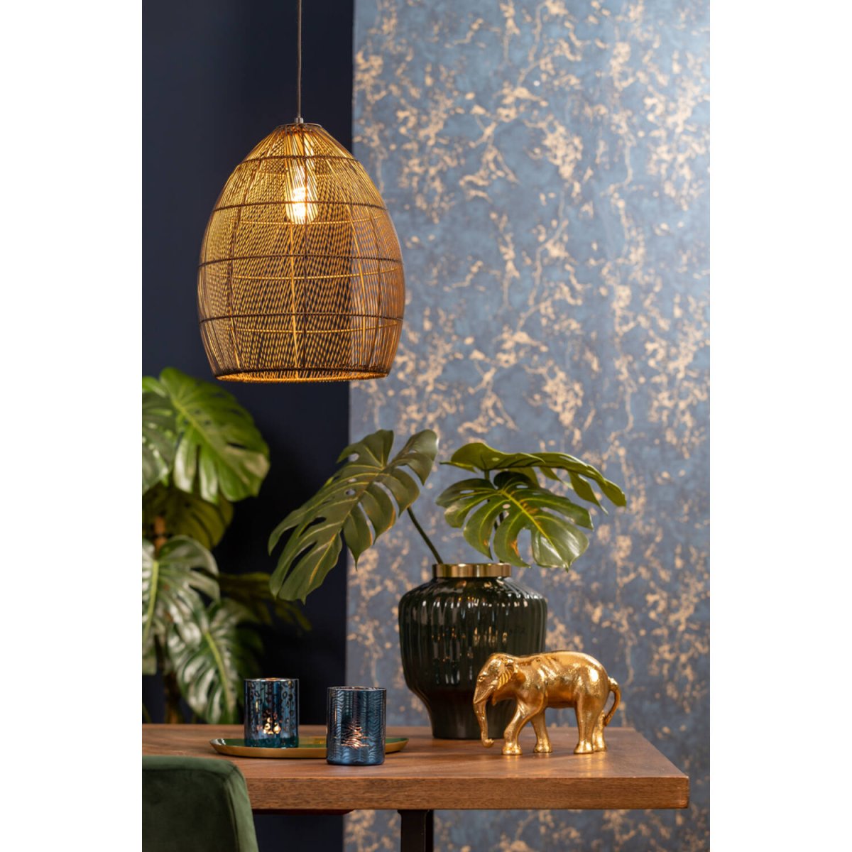 Meya Ø40 Svart/gull Taklampe Fra Light & Living - Meya er en stilig takpendel laget av svart metall, hvor den åpne designen skaper et luftig og moderne uttrykk.