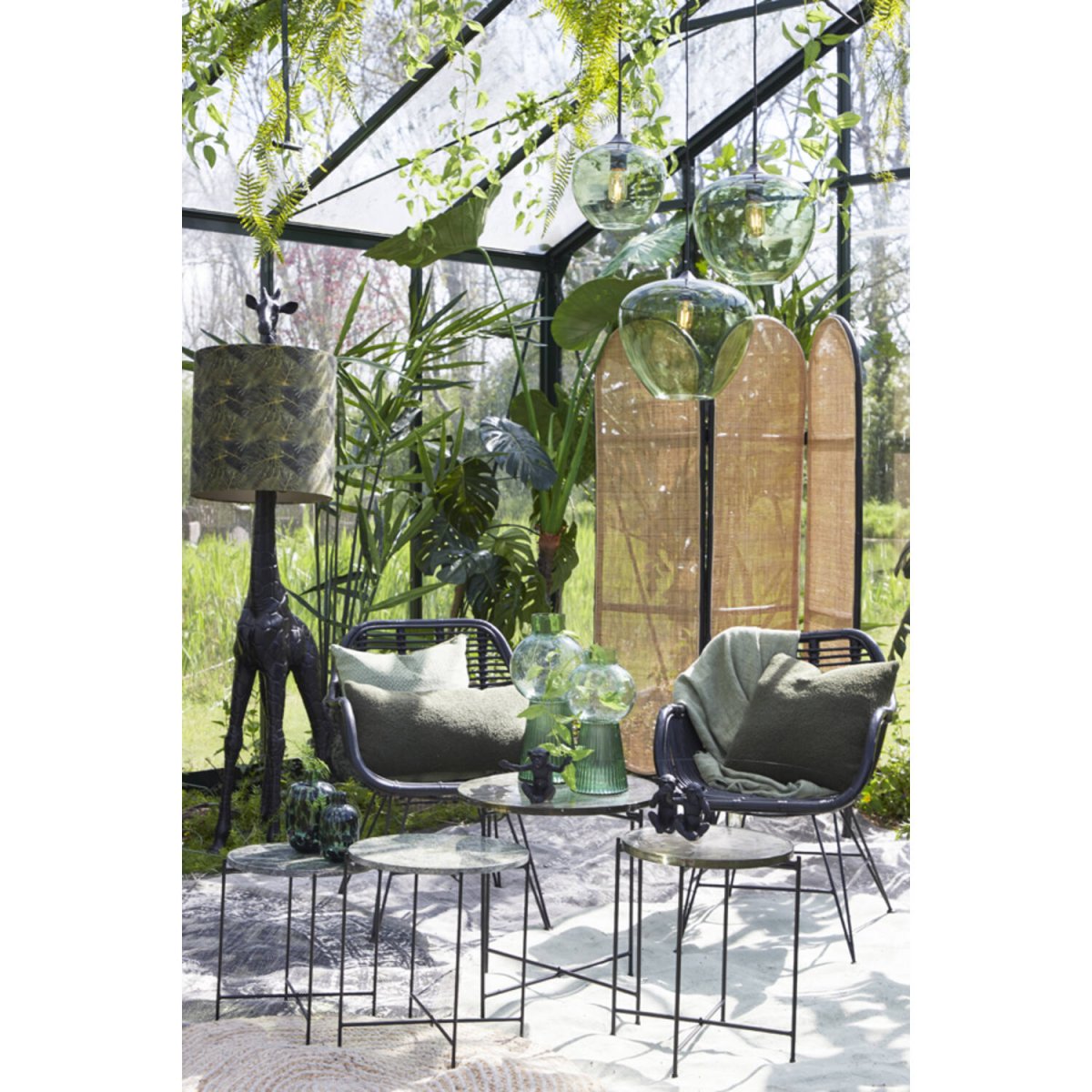 Mayson Ø40 Grønn Taklampe Fra Light & Living - Mayson er en elegant og stilig pendellampe med en grønn glassskjerm, som gir et mykt og behagelig lys.