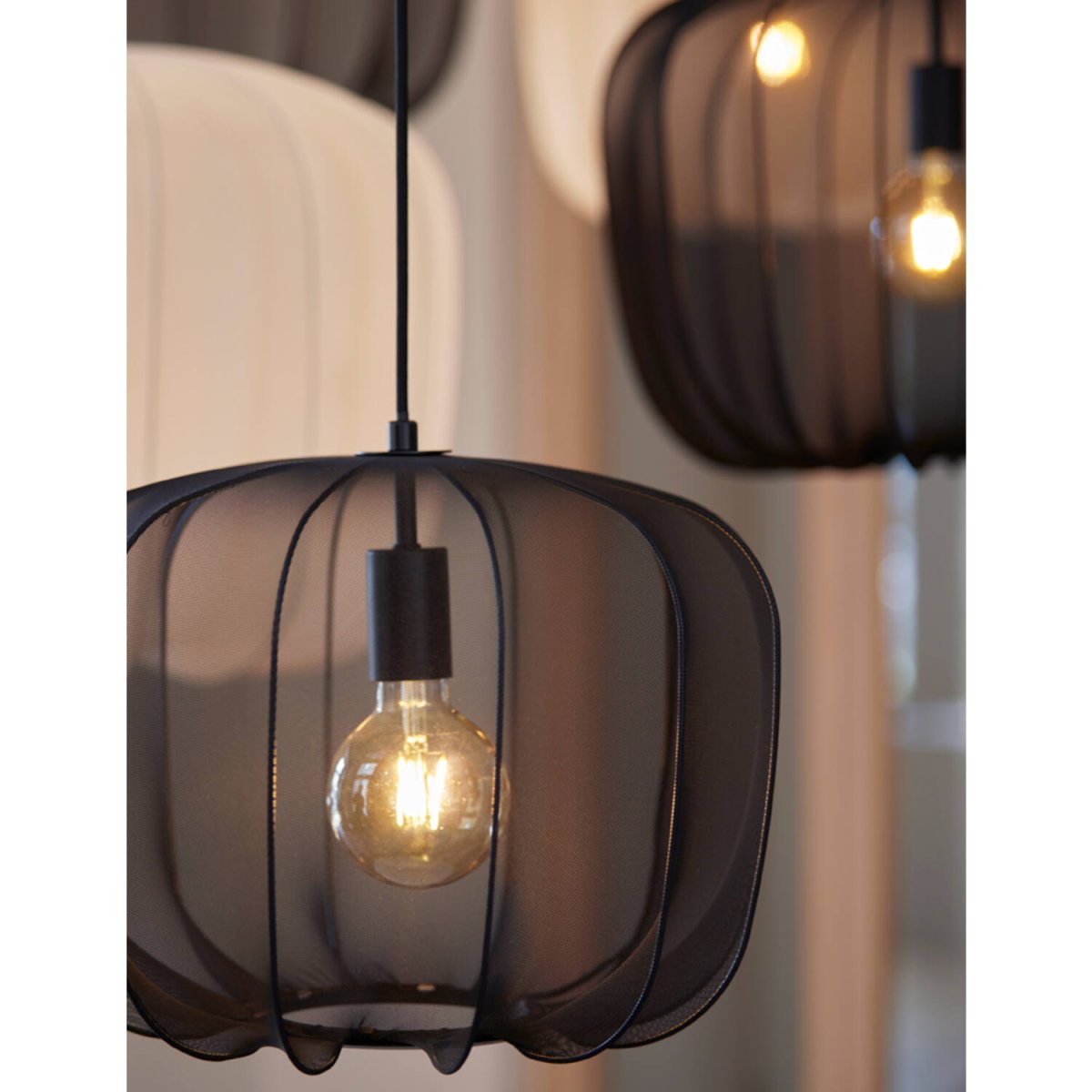 Plumeria Ø40 Svart Taklampe Fra Light & Living - 