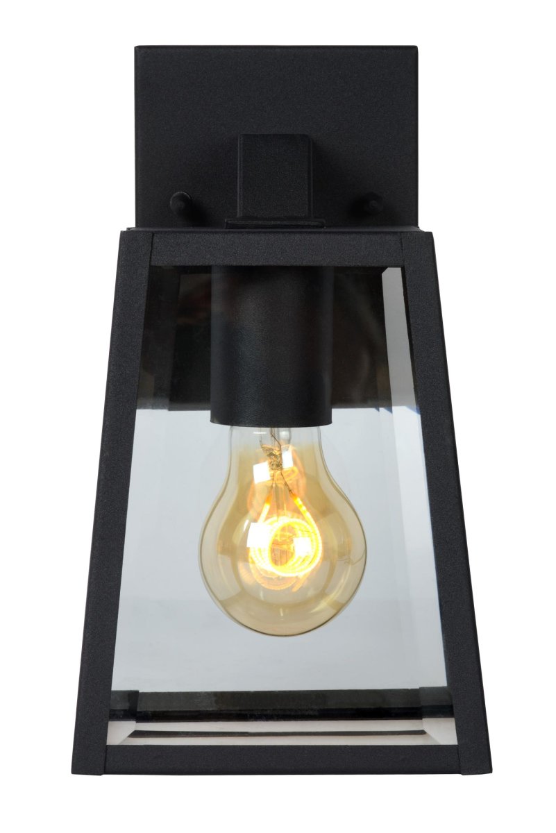 Matslot Svart utendørslampe Fra Lucide - Den rustikke formen og den tydelige referansen til en klassisk lanterne smelter sammen med en moderne finish og et karakteristisk håndverkerpreg.