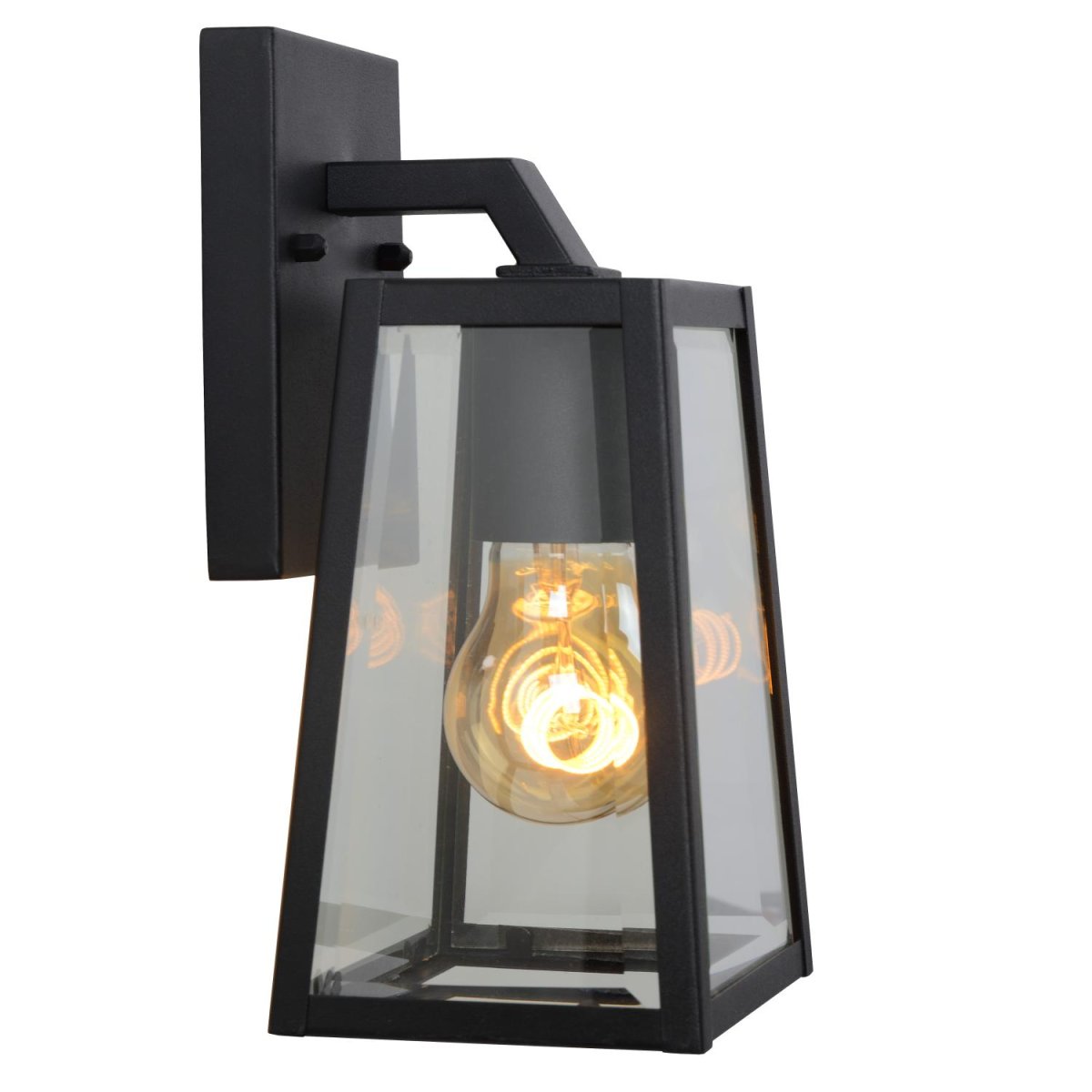 Matslot Svart utendørslampe Fra Lucide - Den rustikke formen og den tydelige referansen til en klassisk lanterne smelter sammen med en moderne finish og et karakteristisk håndverkerpreg.
