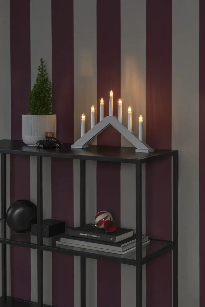 Candelabra 7 Lights Matt beige Fra Konstsmide - Gi hjemmet ditt en tidl&oslash;s og stilig julestemning med denne elegante adventslysestaken i tre.