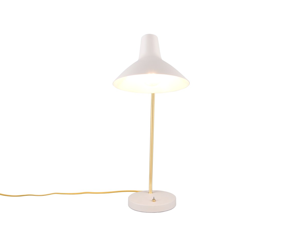 Traveller 54cm Grå skrivebordslampe Fra Trio Lighting - Den varme gråfargen og den matte messingarmen skaper en elegant kontrast som passer harmonisk inn i ulike interiørmiljøer.