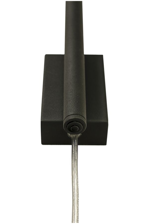 Stecco 65cm Svart vegglampe Fra Aneta Lighting - STECCO vegglampe i sortlakkert metall passer like godt på; de smale veggene som de litt større.