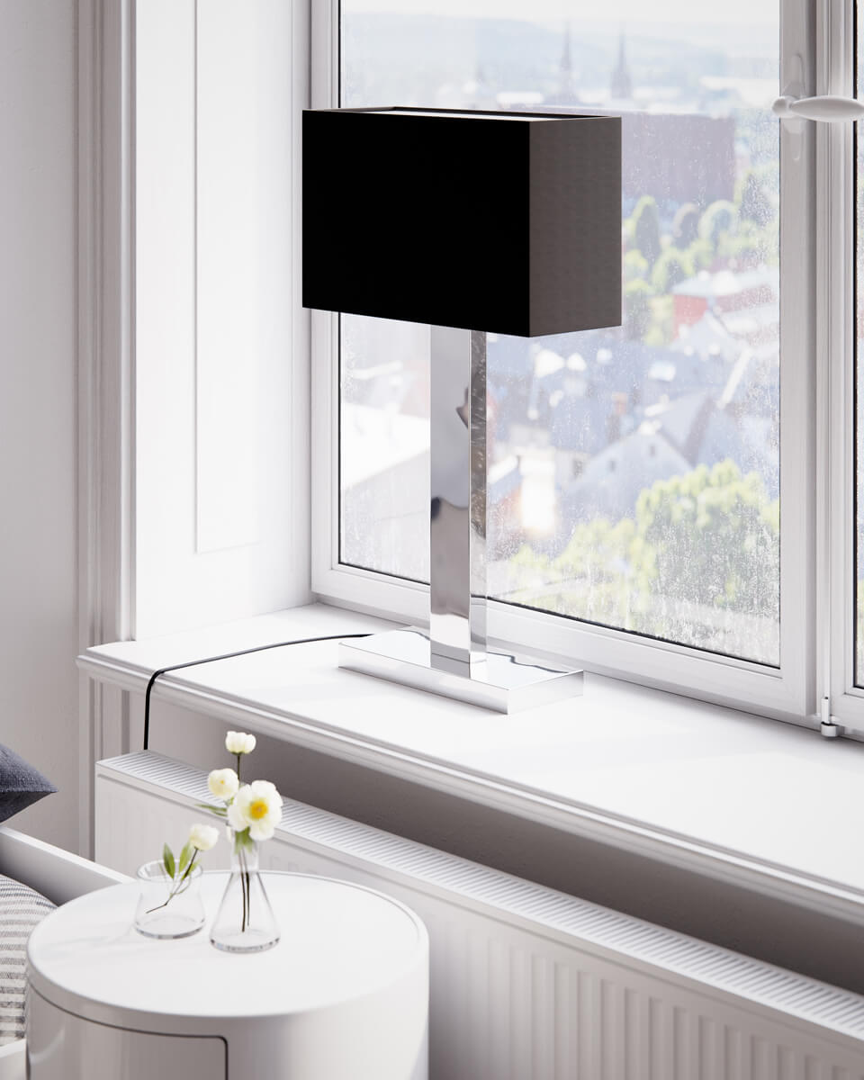 Prime 70cm Krom bordlampe Fra By Rydéns - Utforsk mulighetene med Prime-bordlampen i metall og stoffskjerm, og la den elegante designen og varme belysningen fremheve det store vinduet og skape en innbydende atmosf&aelig;re i hjemmet ditt.