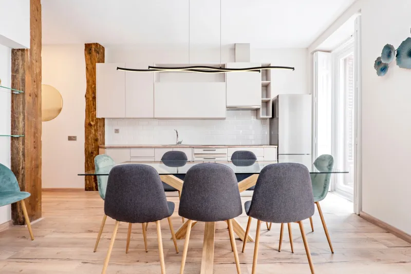 Boyd 110cm Svart Taklampe Fra Globo Lighting - Ge ditt hem en modern touch med denna stilrena taklampa och njut av den perfekta balansen mellan design och funktion.