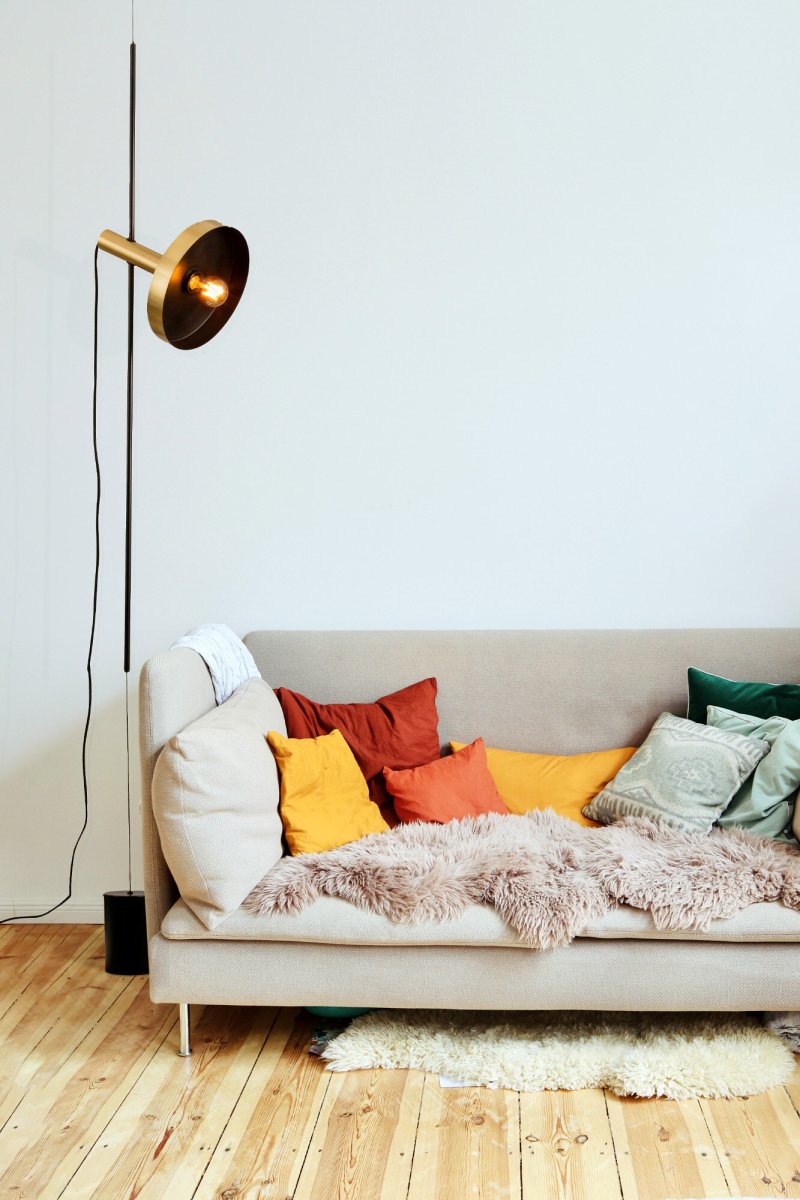 Whizz 120cm Gull Taklampe Fra Faro Barcelona - Whizz er ideell &aring; kombinere med en dekorativ gl&oslash;delampe for &aring; fremheve uttrykket og skape stemningsfull belysning med fokus p&aring; design.