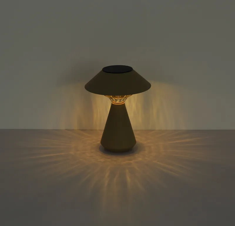 Cup LED Sand solcellelampe Fra Globo Lighting - Den diskreta designen sm&auml;lter in i alla milj&ouml;er och med IP44-klassning &auml;r den t&aring;lig mot v&auml;der och vind.