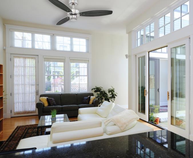 Jet I Ø105 Børstet stål Fra Westinghouse - Med et lydnivå&aring; på 51 dB og en garanti på 10 år på motoren er den både slitesterk og pålitelig.