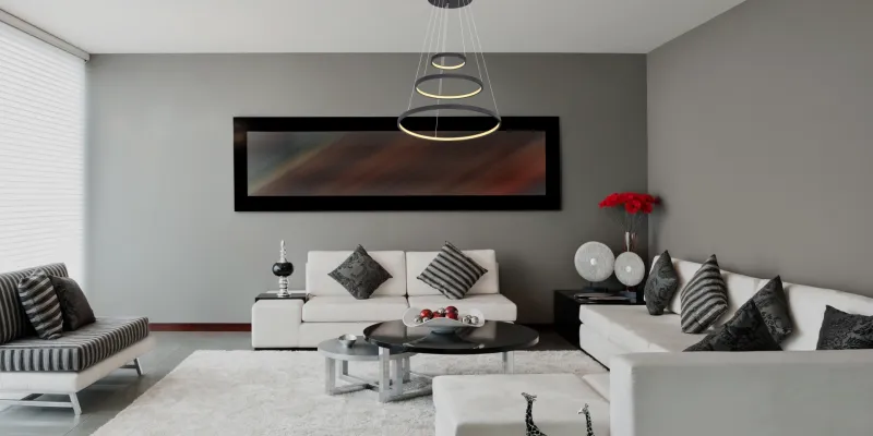 Ralph Ø50 Svart Taklampe Fra Globo Lighting - Designad med tre ringar och en h&ouml;jd p&aring; 120 cm, ger den ett unikt och stilrent uttryck.