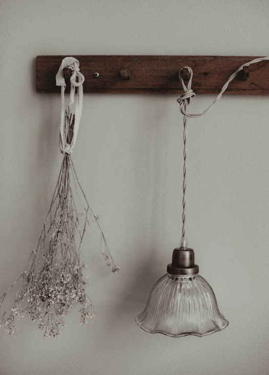 Greta Ø18 Gjennomsiktig vinduslampe Fra Strömshaga - Lampen har ingen forbindelse, verken til vegg eller tak, men du velger selv hva du vil koble til.