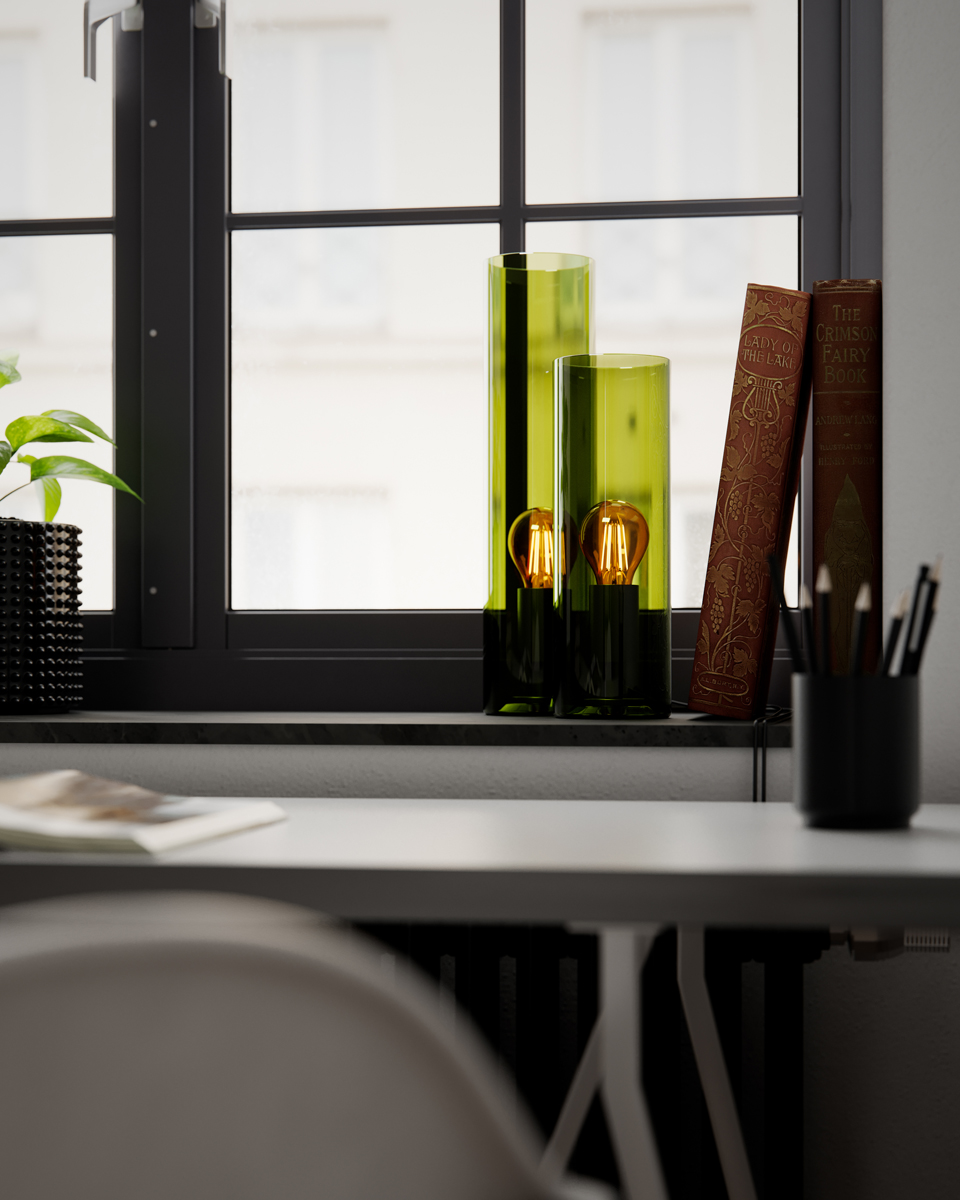 Flake 40cm Grønn bordlampe Fra By Rydéns - Med sitt elegante sylinderformede glass og tilgjengelighet i trendy farger som m&oslash;rk rav og gr&oslash;nn, er Flake den perfekte lampen for &aring; skape stil og atmosf&aelig;re i hjemmet ditt.